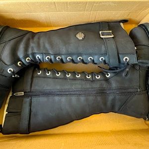 Original from Harley Davidson store! boots are in great condition! Box is decent